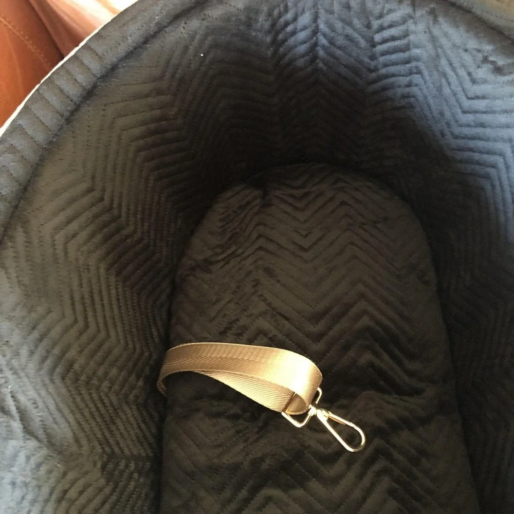 Small Dog Car Seat Booster Carrier Plush Black Velour Bow Tether Straps Non-Slip